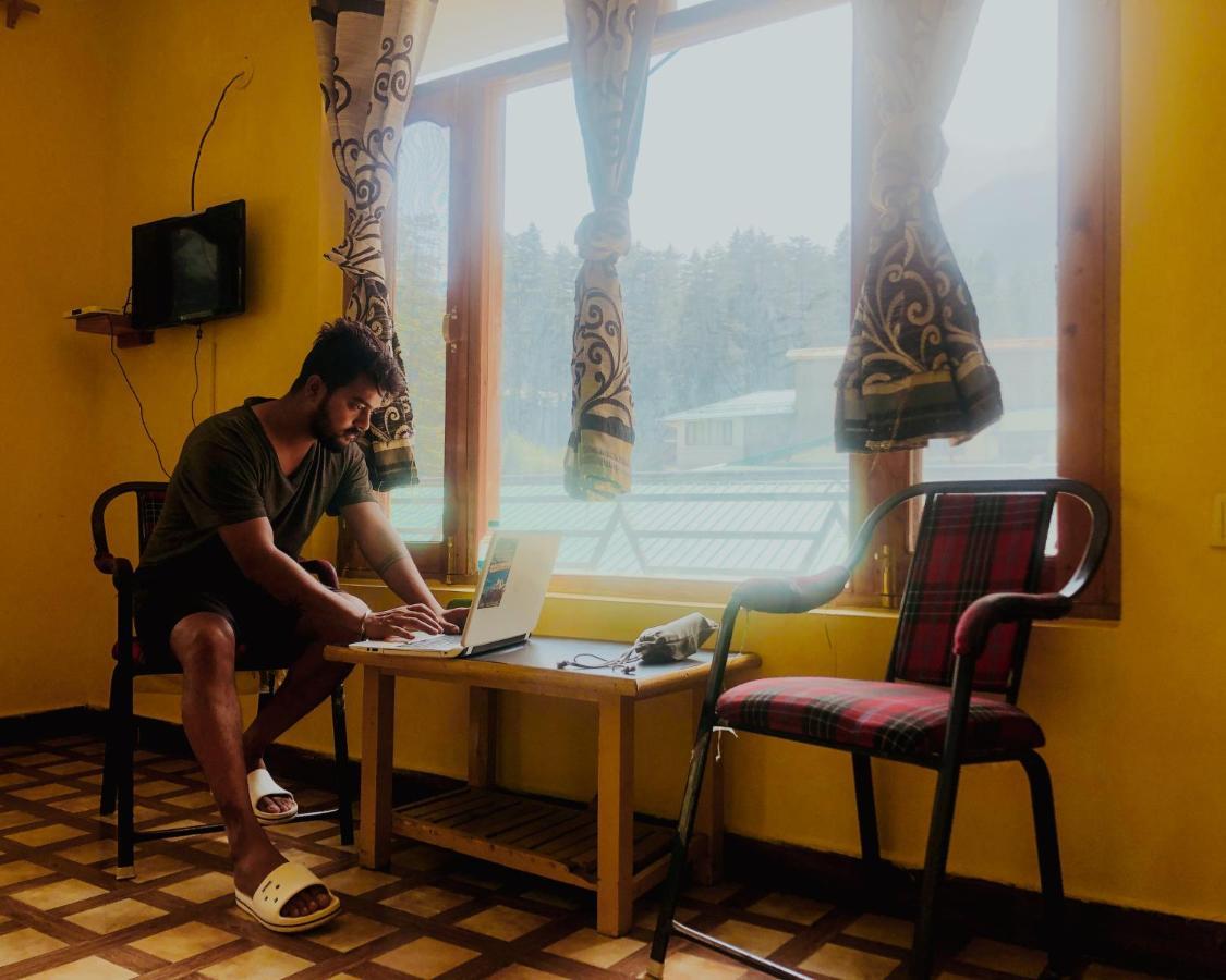 Bed and Breakfast The Brooks, Manali Экстерьер фото